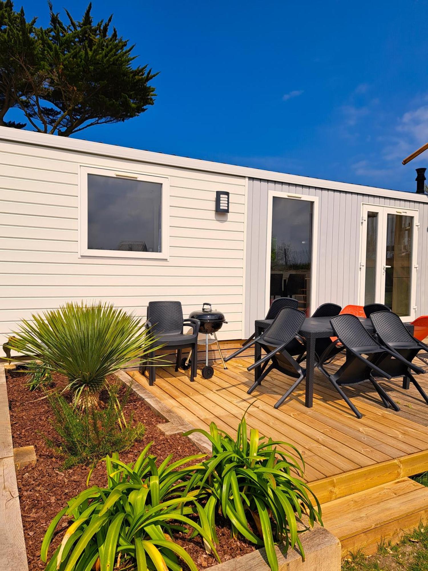 Camping De La Cote Des Legendes Brignogan-Plages Exterior photo